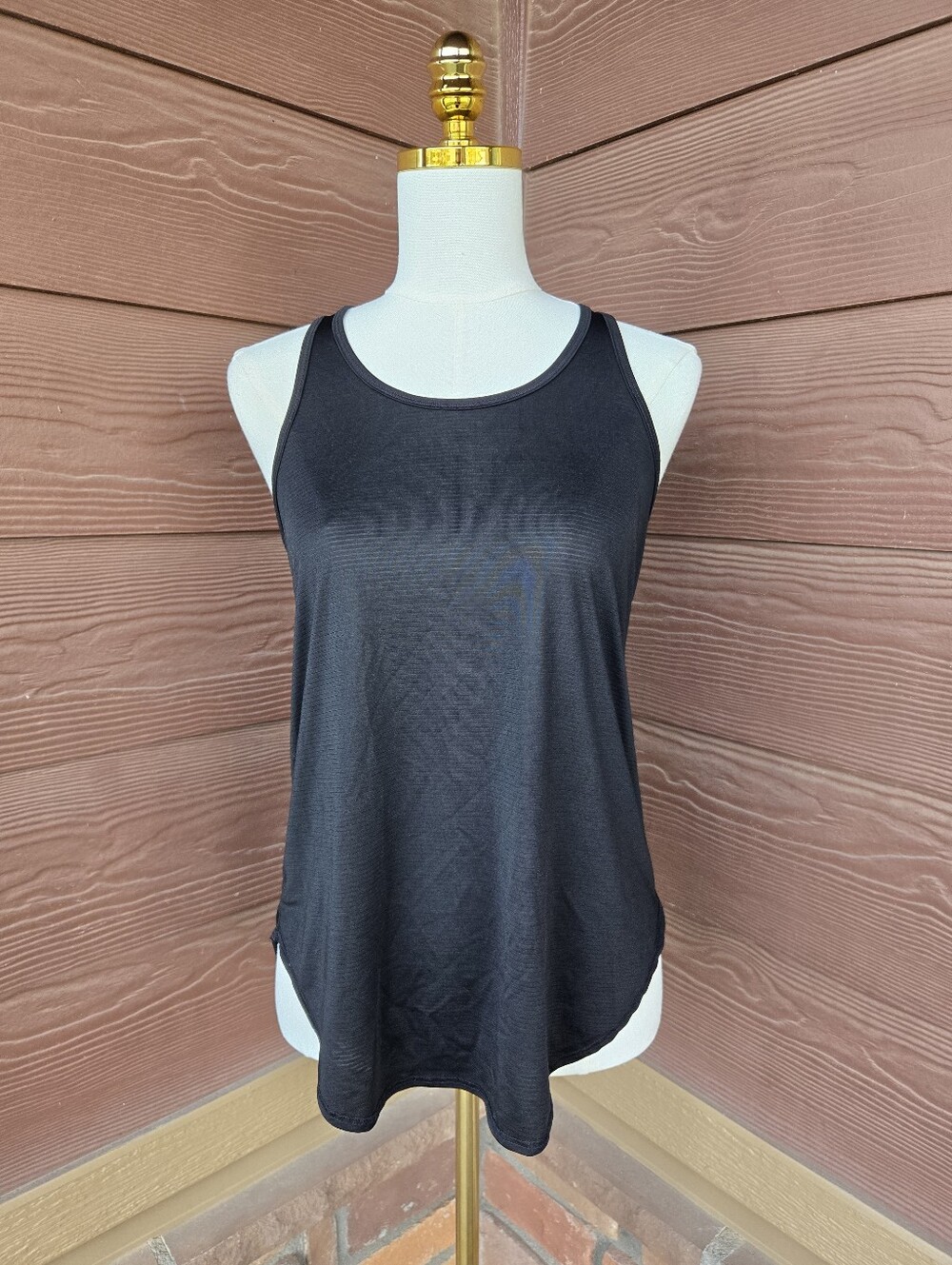 Danskin Now Women’s Black Racerback Athletic Tank Top – Size Medium